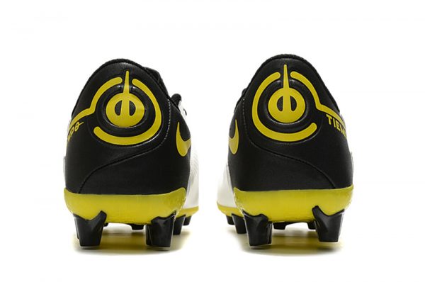 Nike Tiempo