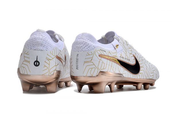 9b63cba3 Nike Tiempo