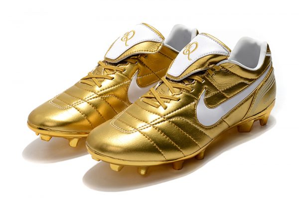 a162627a Nike Tiempo