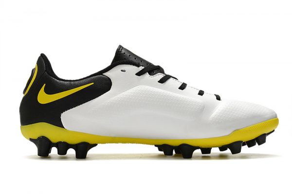 Nike Tiempo